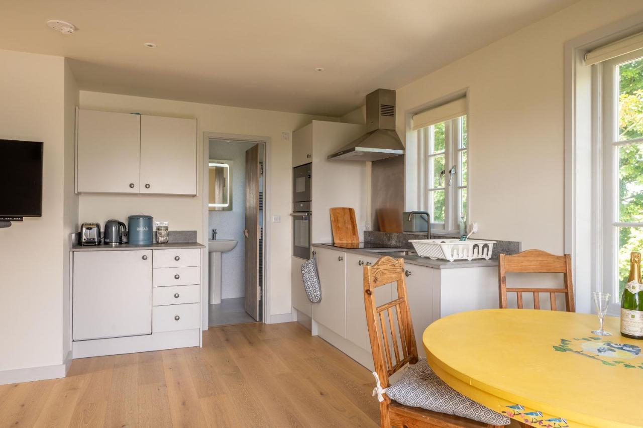 Converted Hay-Loft With Stunning Countryside Views 하버포드웨스트 외부 사진